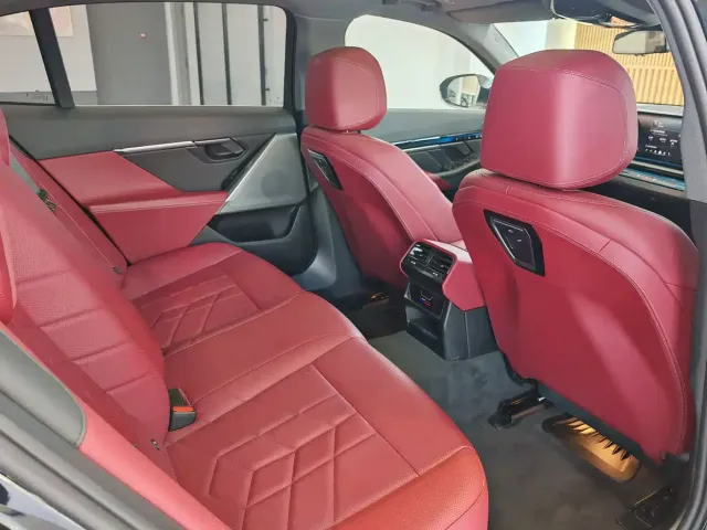 BMW i5 — Фото автомобиля 16