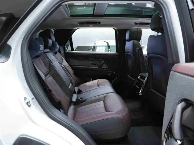 Land Rover Range Rover Sport — Фото автомобиля 8