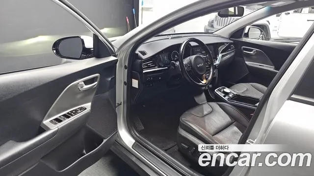 Kia Niro — Фото автомобиля 15