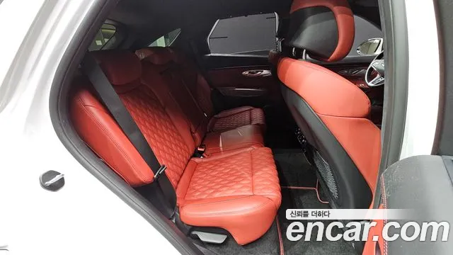 Genesis GV70 — Фото автомобиля 11