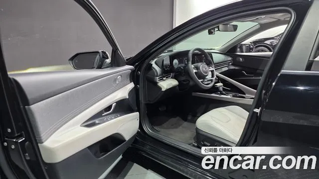 Hyundai Avante CN7 — Фото автомобиля 10