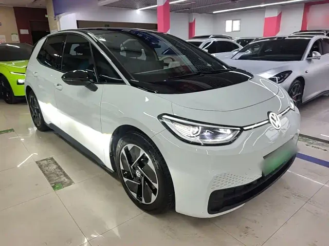 Volkswagen ID.3 — Фото автомобиля 3