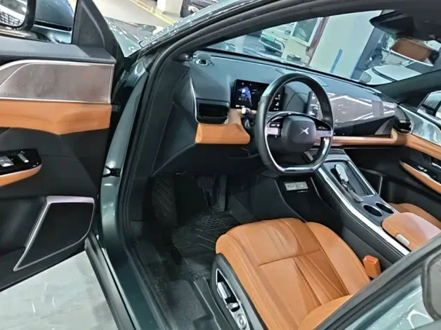 Xpeng G9 — Фото автомобиля 15