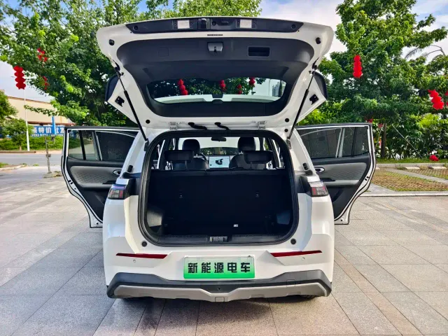 GAC Aion Y — Фото автомобиля 23