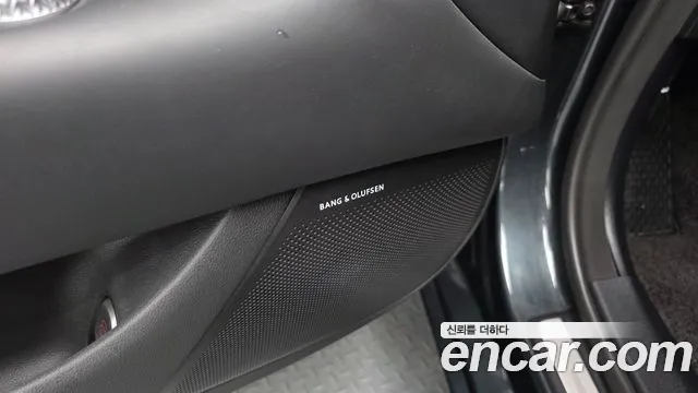 Genesis G90 Бензин 3.5 турбо AWD — Фото автомобиля 15