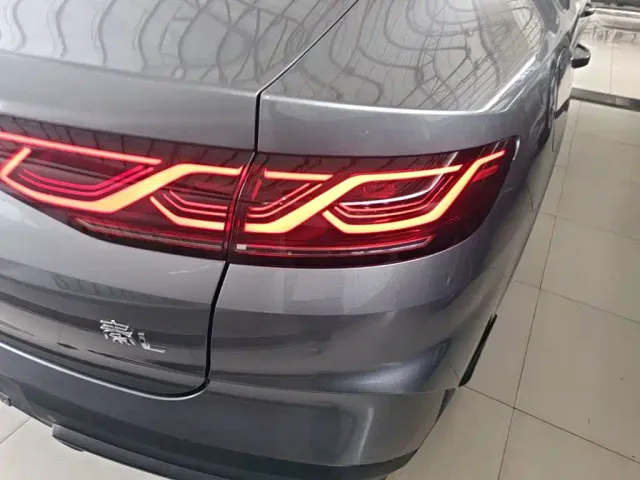 BYD Qin L — Фото автомобиля 7