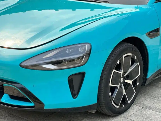 Xiaomi SU7 — Фото автомобиля 13