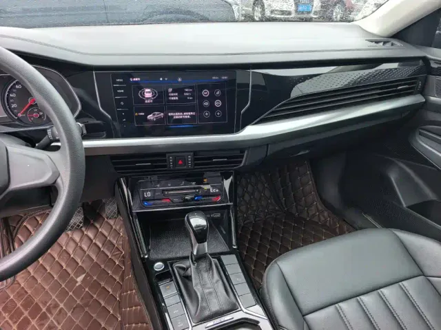 Volkswagen Passat — Фото автомобиля 11