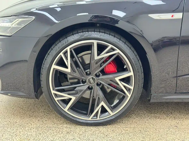 Audi A7L — Фото автомобиля 10