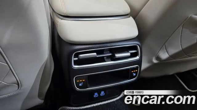 Genesis GV70 — Фото автомобиля 29