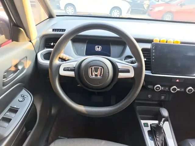Honda Fit — Фото автомобиля 10