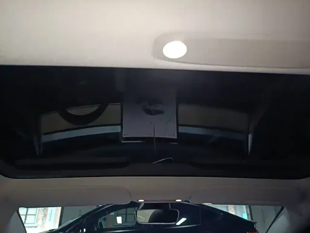 Tesla Model 3 — Фото автомобиля 17