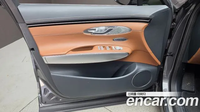 Genesis GV70 — Фото автомобиля 13