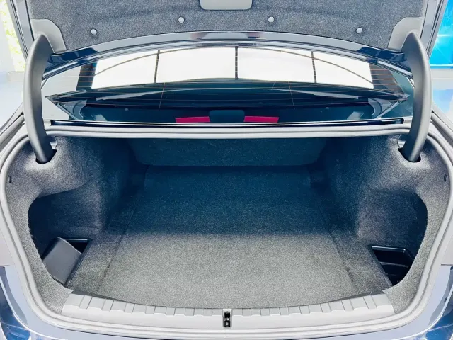 BMW BMW 3 Series 2023 320Li M Sport Package — Фото автомобиля 23