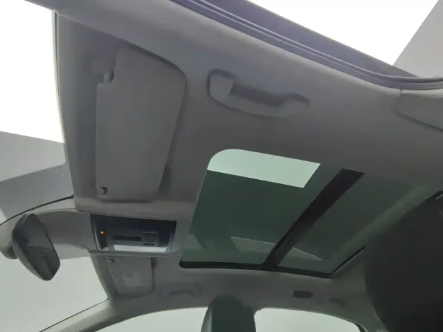 Volkswagen Passat — Фото автомобиля 14