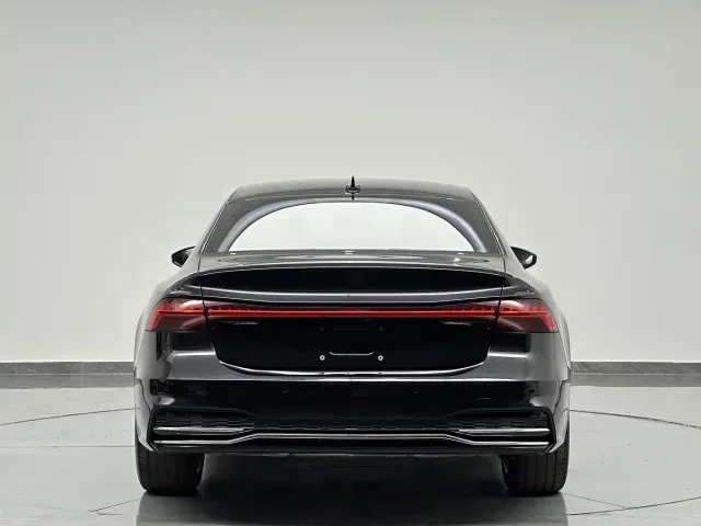 Audi A7L — Фото автомобиля 9