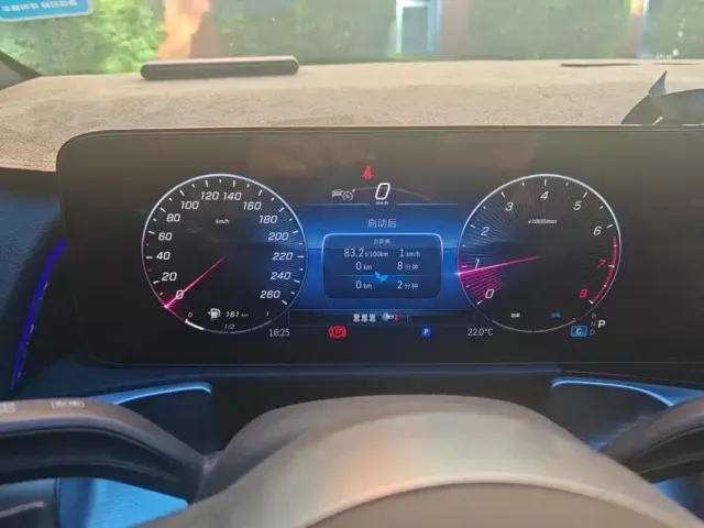 Mercedes-Benz GLB-Class — Фото автомобиля 14