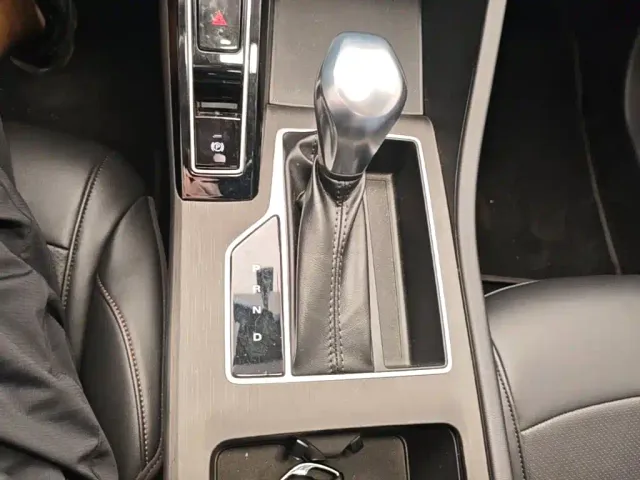 Roewe i5 — Фото автомобиля 9