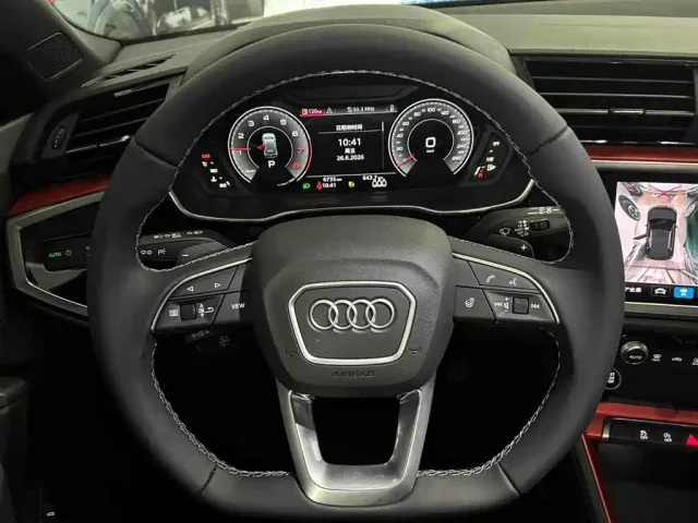 Audi Q3 — Фото автомобиля 9