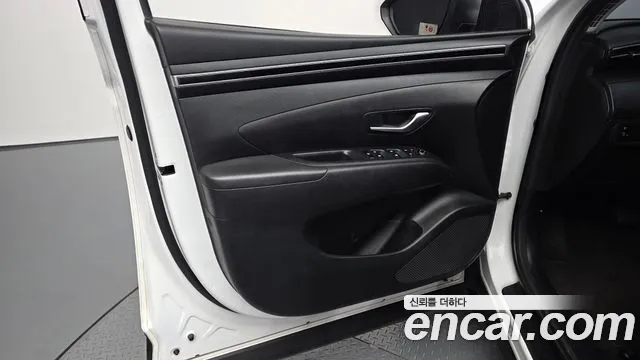 Hyundai Tucson Tucson (NX4) Дизель 2.0 2WD — Фото автомобиля 23