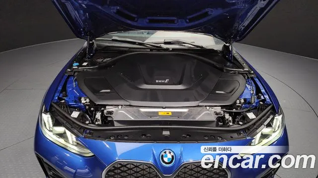 BMW i4 — Фото автомобиля 6