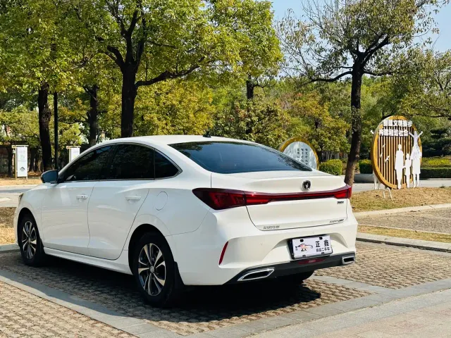 Changan Eado — Фото автомобиля 9
