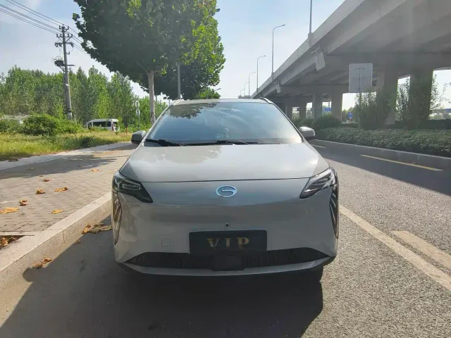 GAC Aion Y — Фото автомобиля 2