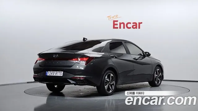 Hyundai Avante CN7 — Фото автомобиля 2