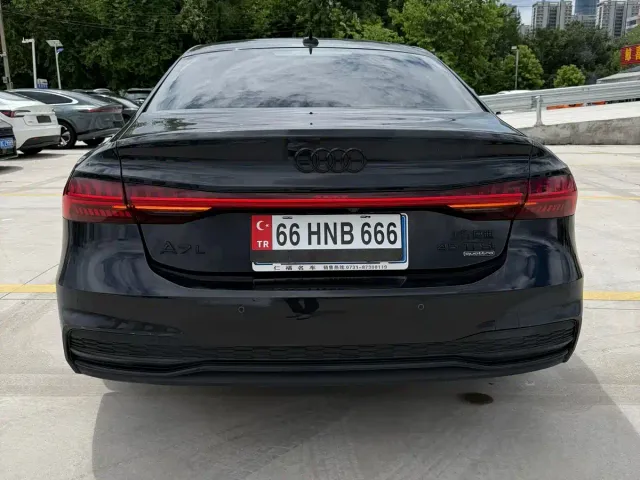 Audi A7L — Фото автомобиля 9