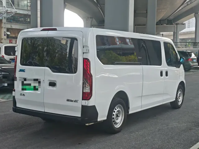 JMC E-Fushun — Фото автомобиля 4
