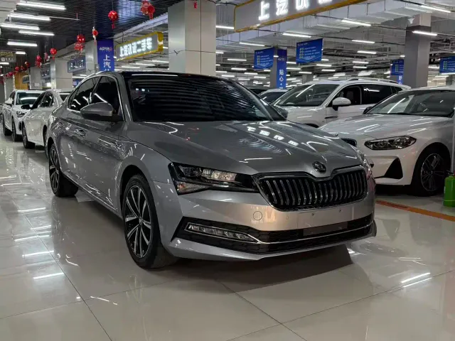 Skoda Superb — Фото автомобиля 9