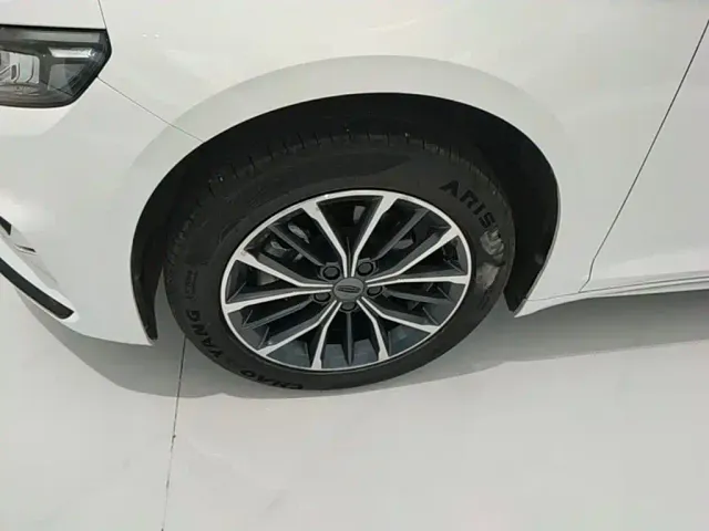 Geely Xingrui — Фото автомобиля 22
