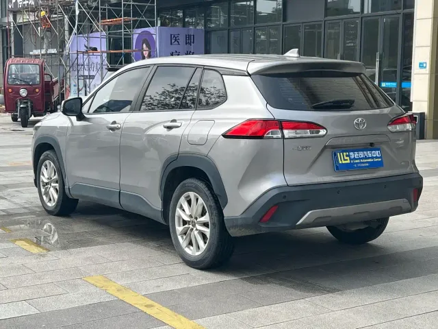 Toyota Corolla Cross — Фото автомобиля 4