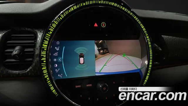 MINI Cooper Electric — Фото автомобиля 20