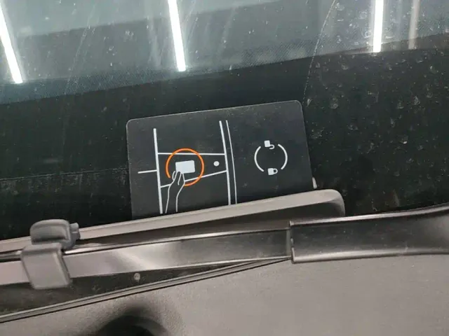 Tesla Model Y — Фото автомобиля 8