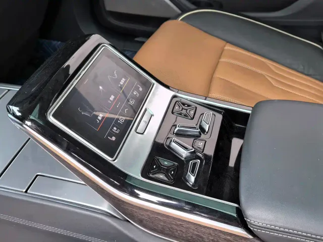 Audi A8 — Фото автомобиля 13