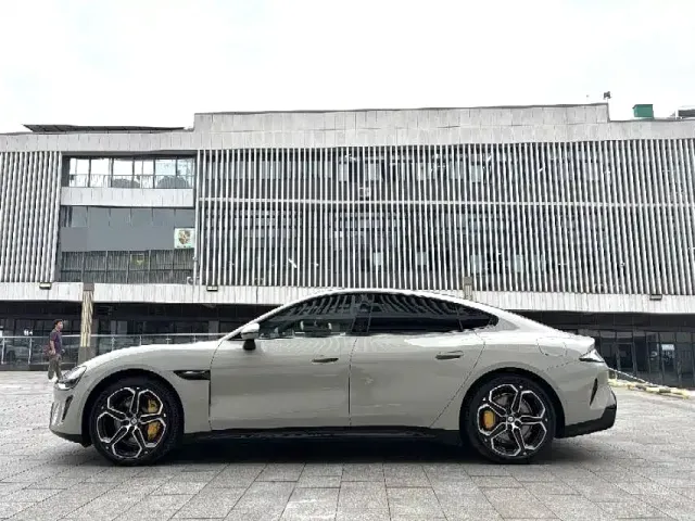 Xiaomi SU7 — Фото автомобиля 9