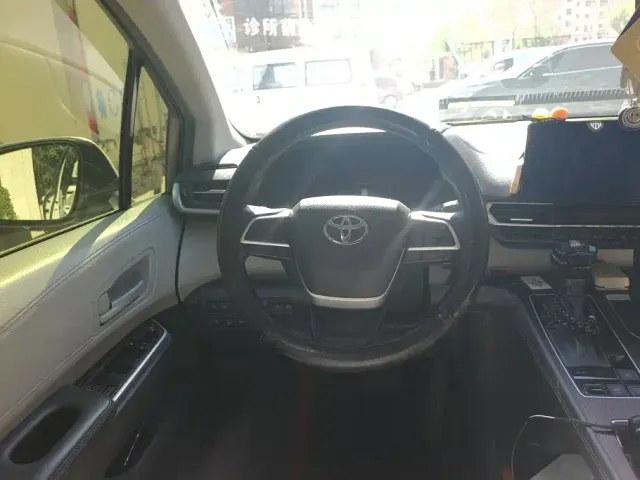 Toyota Granvia — Фото автомобиля 15