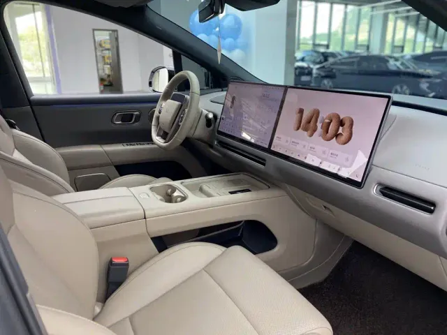Li Auto i6 — Фото автомобиля 15