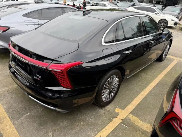 Hongqi H5 — Фото автомобиля 14