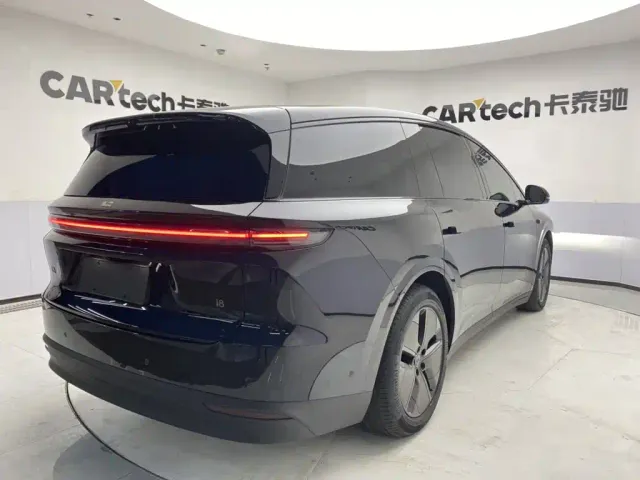 Li Auto i8 — Фото автомобиля 5