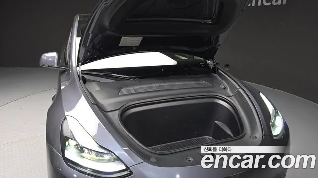 Tesla Model Y — Фото автомобиля 9