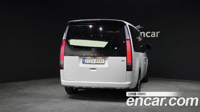 Hyundai Staria Staria 4WD Lounge 7 мест — Фото автомобиля 4