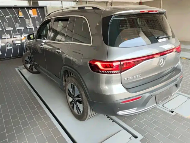 Mercedes-Benz EQB — Фото автомобиля 4