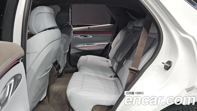 Genesis GV70 — Фото автомобиля 16