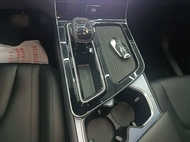 Bestune T90 — Фото автомобиля 13