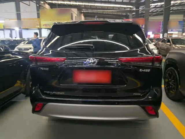 Toyota Highlander — Фото автомобиля 5