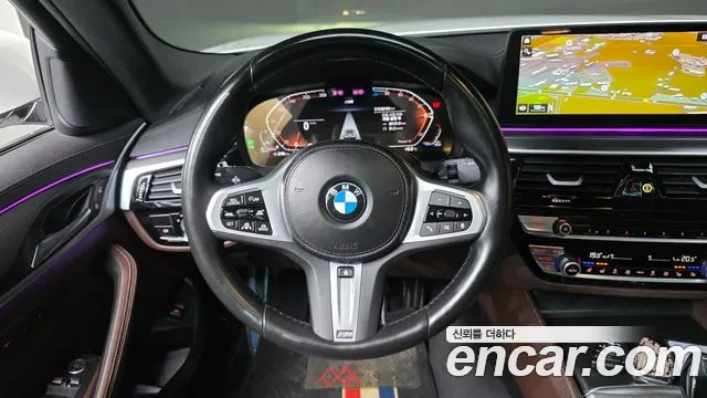 BMW 5 Series G30 — Фото автомобиля 14