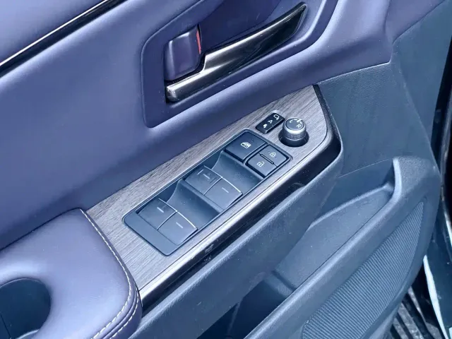 Toyota Sienna — Фото автомобиля 21