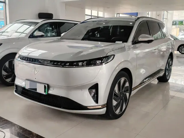 Фотография автомобиля — Dongfeng eπ 008